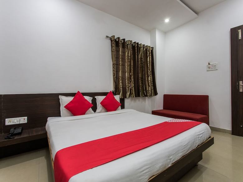 Oyo 9969 Hotel Kshipra Dham