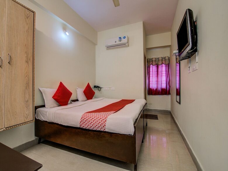 Hotel Oyo 10743 Silver Villa Guest House