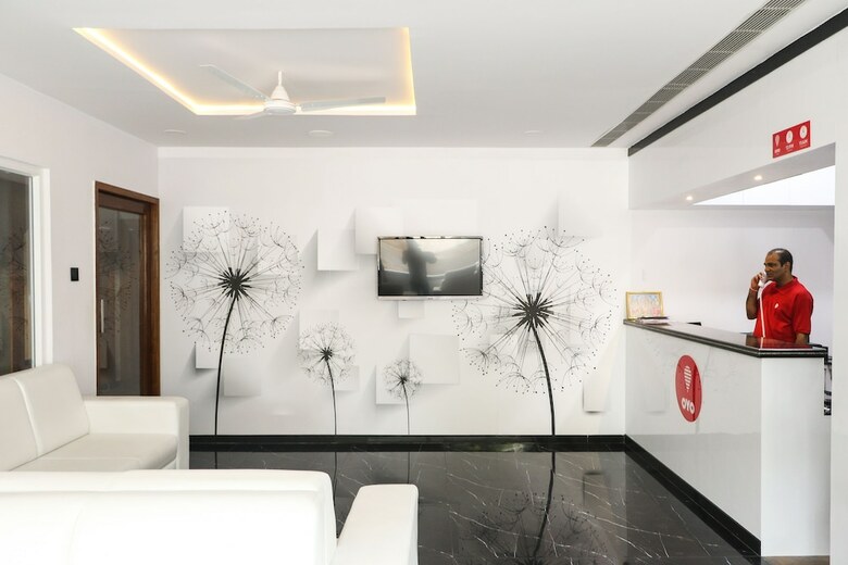 Oyo 9210 Hotel Blak & Wite