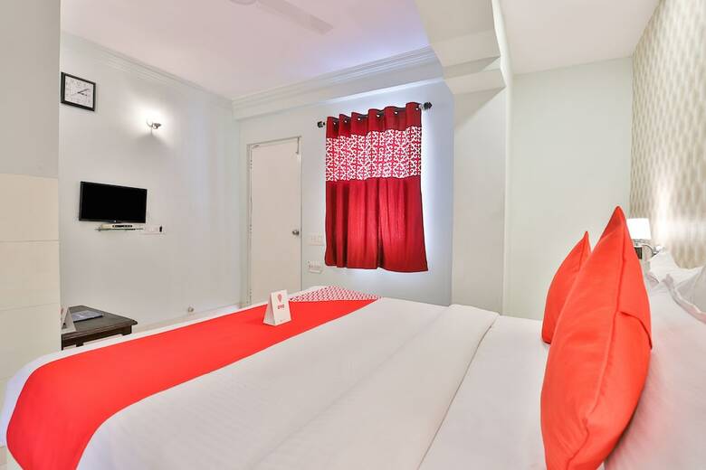 Oyo 11650 Hotel Grand Apple