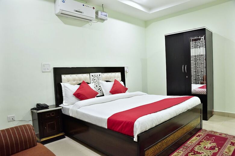 Oyo 10566 Hotel Shanti Guest House