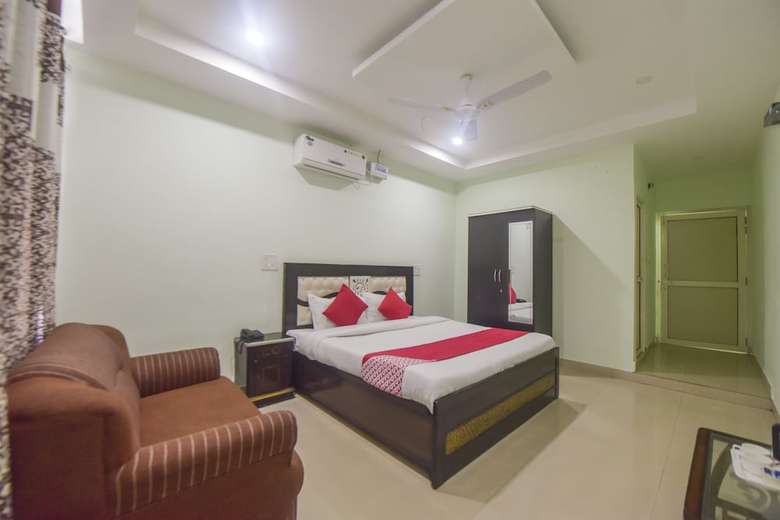 Oyo 10566 Hotel Shanti Guest House