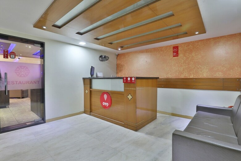 Oyo 11007 Hotel Amity