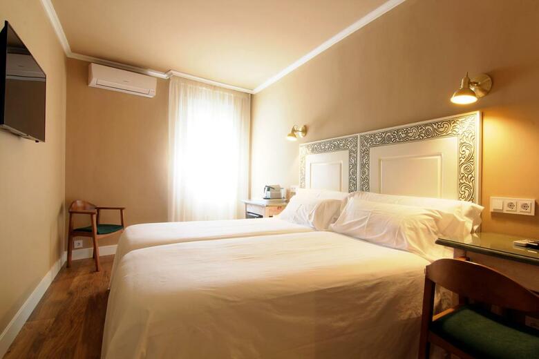 Hostal Los Casta�uelos