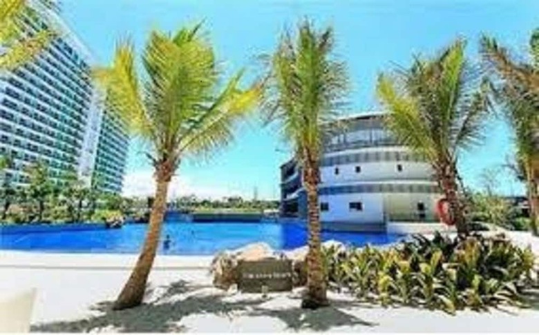 Azure Rio West Wavepool 1br Near Airport