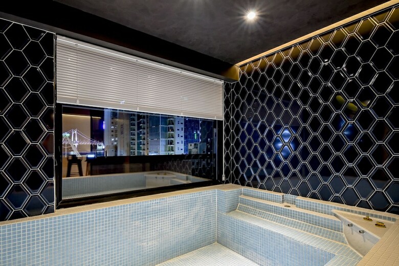 Hotel The M