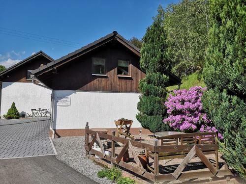 Apartment In Goldisthal With Terrace, Parking, Heating, Bikes