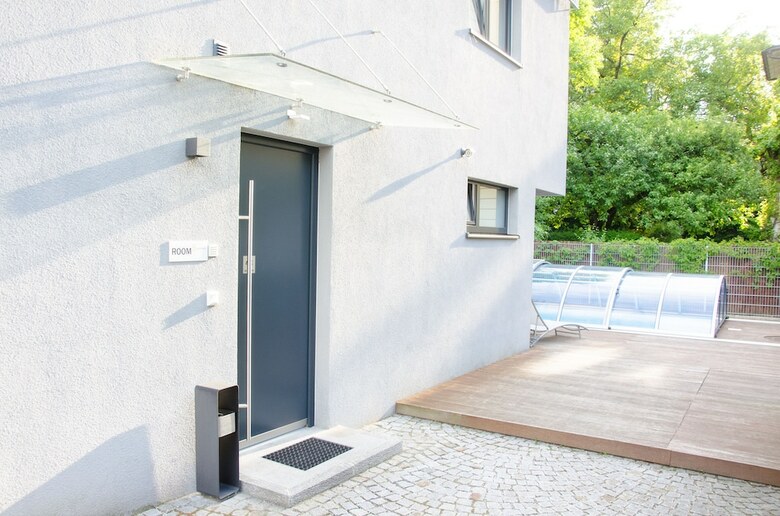 Room 4 Apartments
