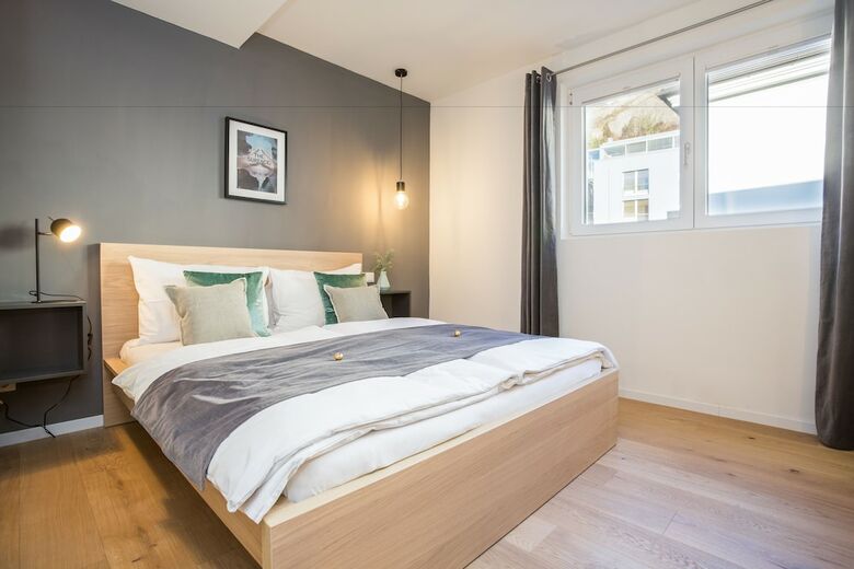 Room 4 Apartments