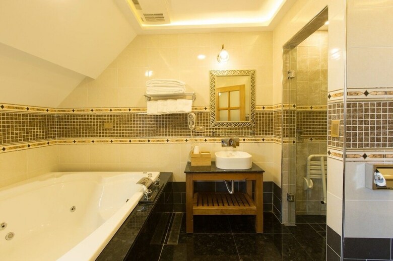 Bed & Breakfast Puli Story House