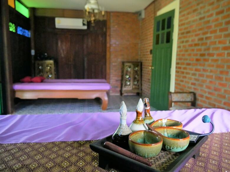 Hotel Ruenthai Jong Lux