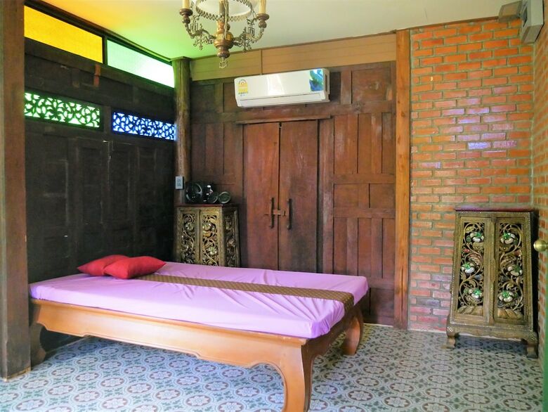 Hotel Ruenthai Jong Lux