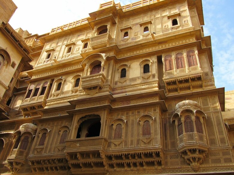 Gaji Hotel