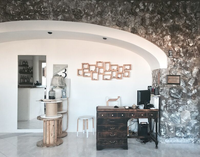Posada Black Market Hotel
