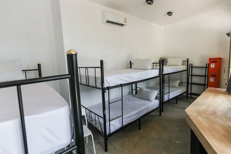 Hostal Paradise Beach Backpackers Hostel