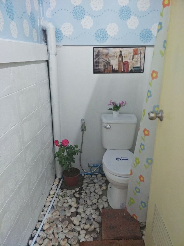Hostal Take Me Home