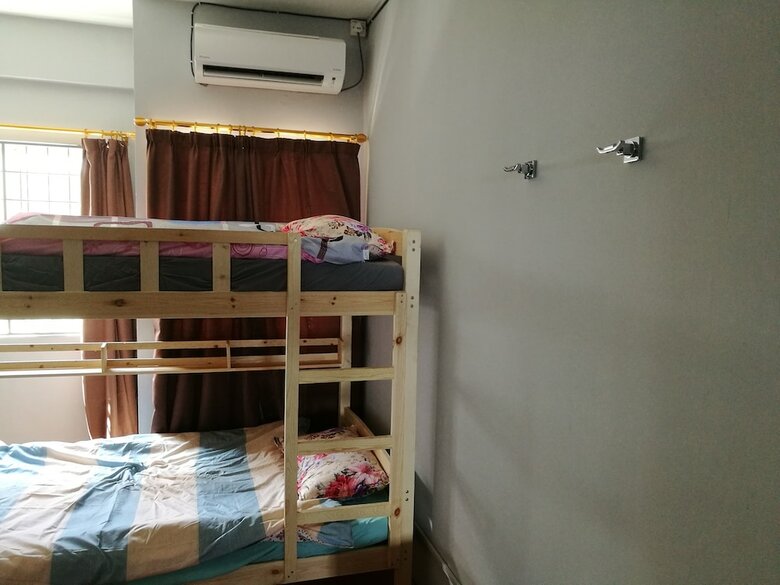 Hotel Oceanus Backpackers Hostel