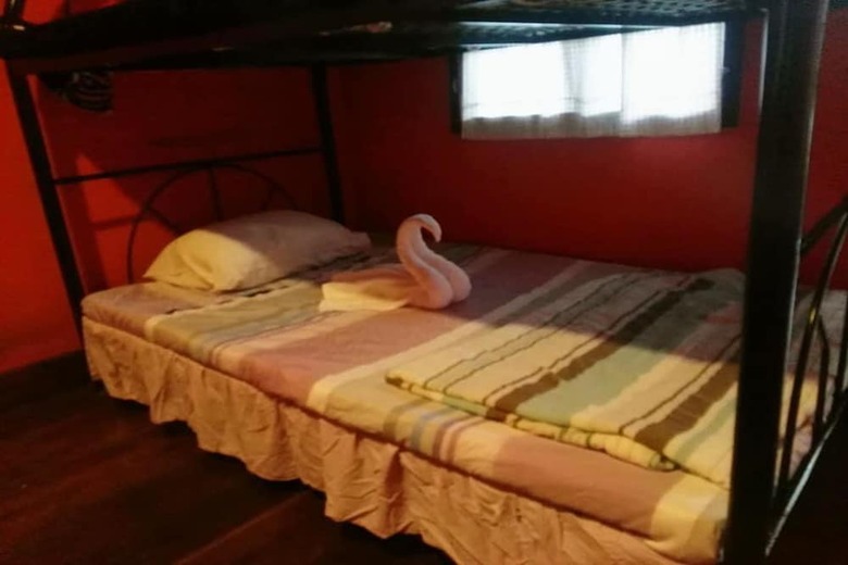 Hostal Crossroads House - Hostel