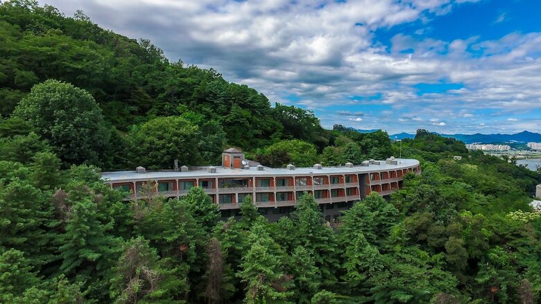Hotel Walkerhill Douglas House