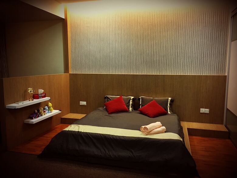 Ibook 1 - Luxury Holiday Homestay