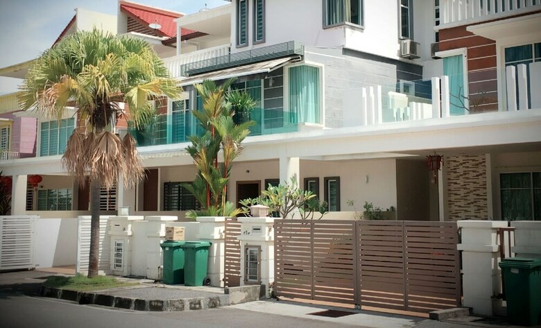 Ibook 1 - Luxury Holiday Homestay