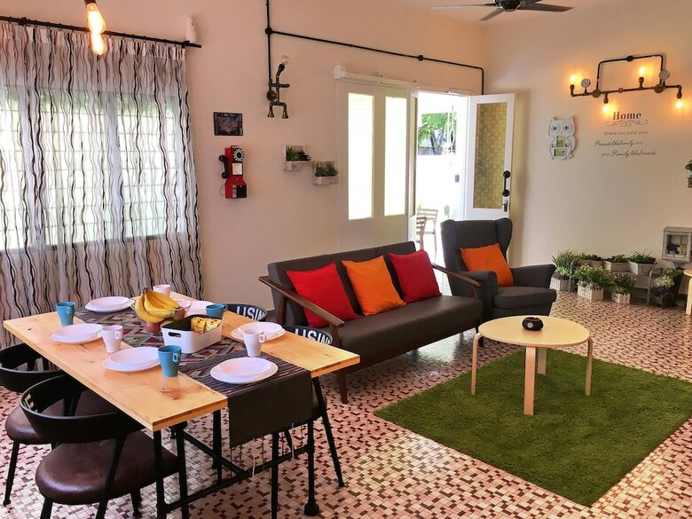 Ibook 3 - Beachside Bungalow