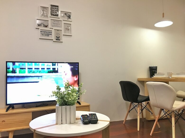 Ibook 7 - 2bedroom Gurney Studio Suites