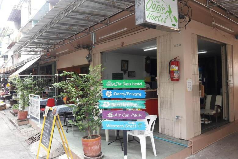 Hostal The Oasis Hostel - Adults Only