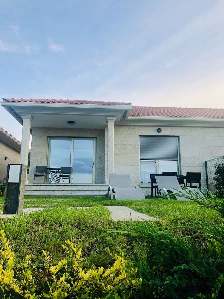 Villa Casa Con Jard�n A 50m De La Playa En H�o