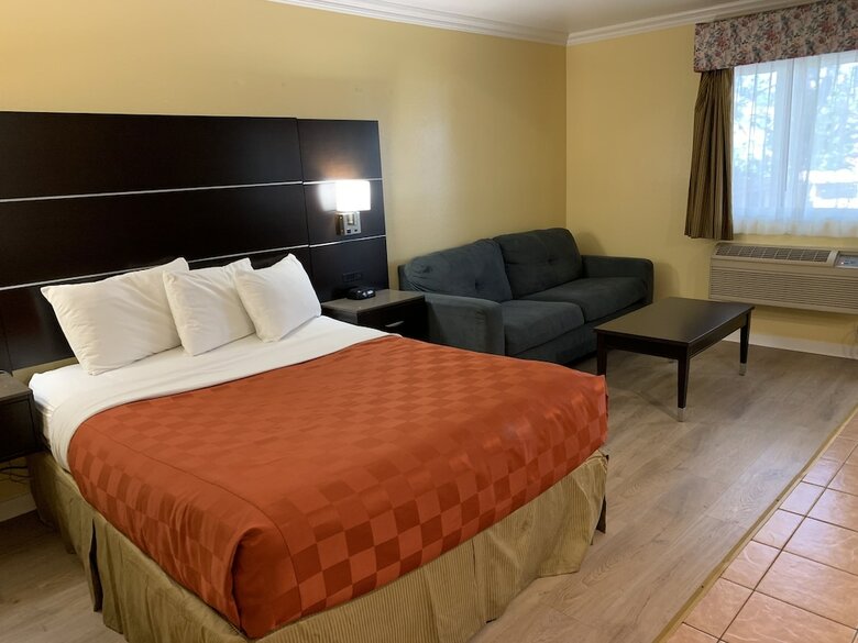 Motel Olive Tree Inn & Suites