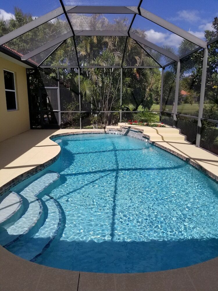 Tropical Waterview Mansion