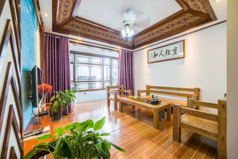 Hotel Military Theme Inn