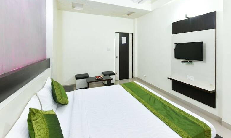 Treebo Skylon Hotel