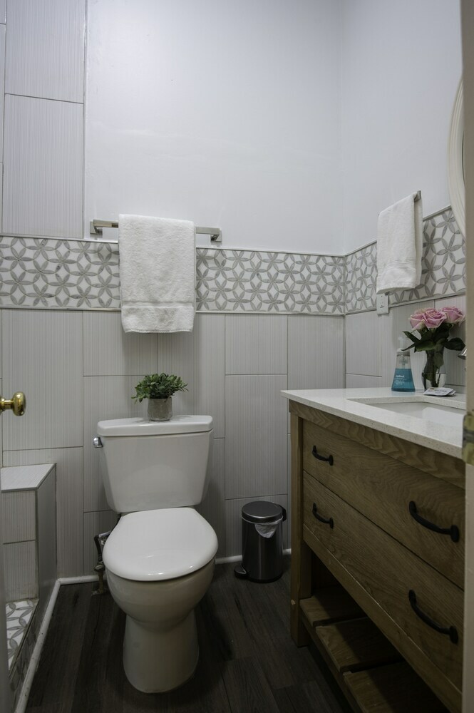 Villa 5 Br - Best Location Next To French Qt