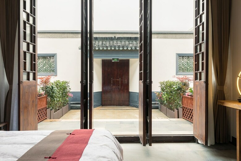 Yi Garden Cultural Hotel Disney Branch