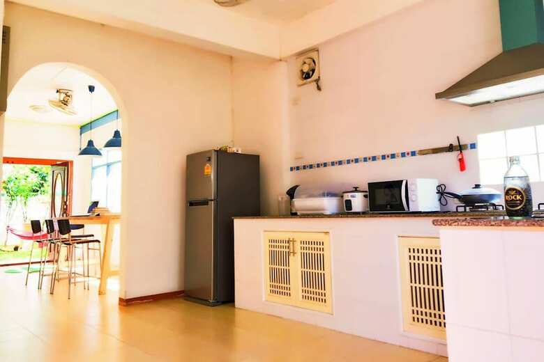Hostal Hush Hush Cabiner - Hostel