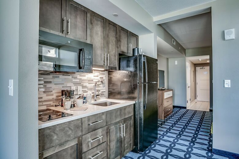Hotel South Bay Inn & Suites