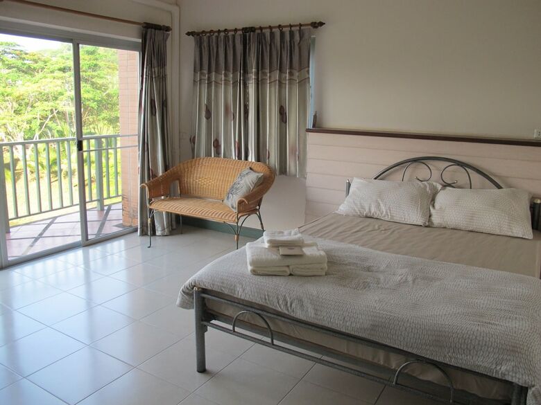 Hotel Onhill Village