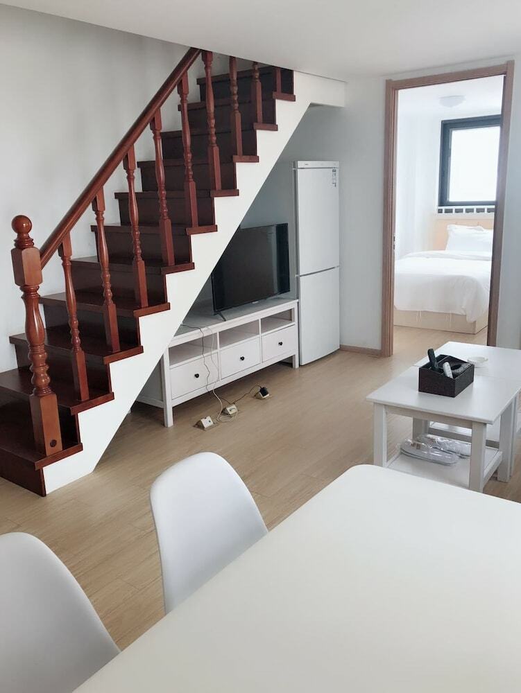 Apartments International Tomo