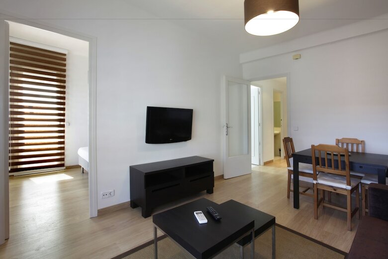 Fisa Rentals Aribau Apartments