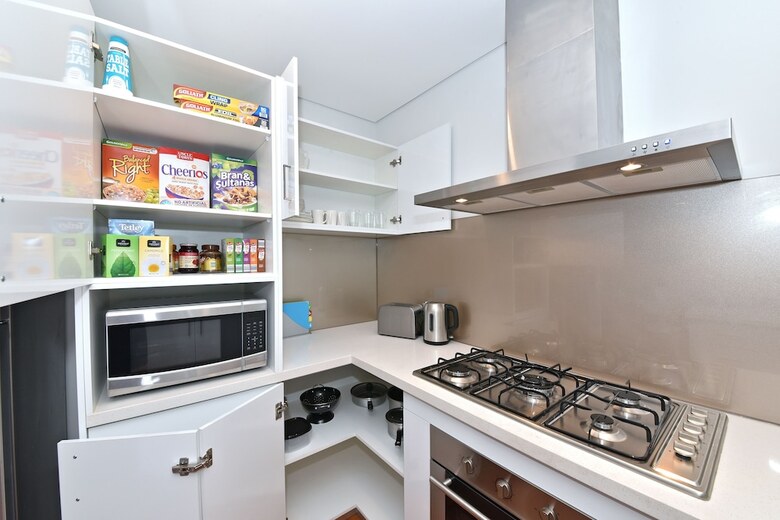 Stylish Apartment Near Perth City 2210