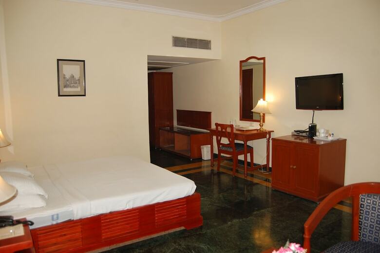 Hotel The Royal Residency