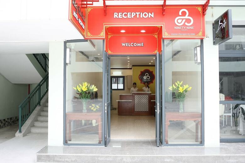 Hotel Ninety Nine Center