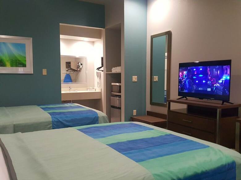 Motel Hotel Blue - Woodlands