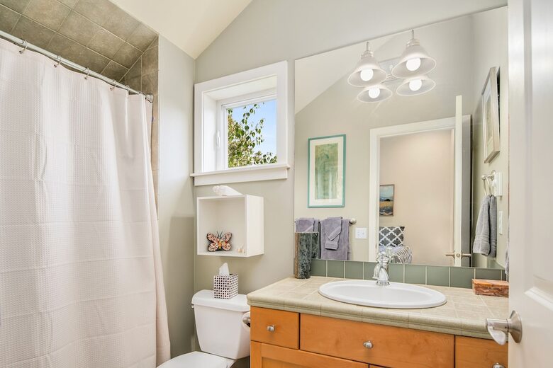 Seattle Vacation Home: Out Of Africa