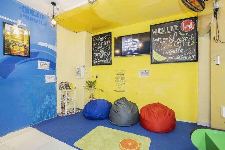 Hostal Hangout Hostel Hcm