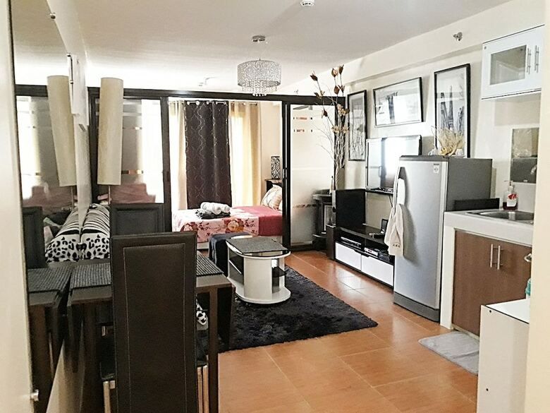 1 Bedroom Condo @ One Oasis Condominuim