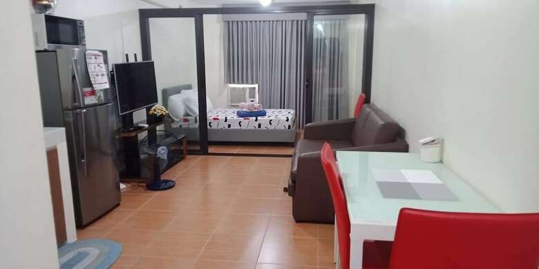 1 Bedroom Condo @ One Oasis Condominuim