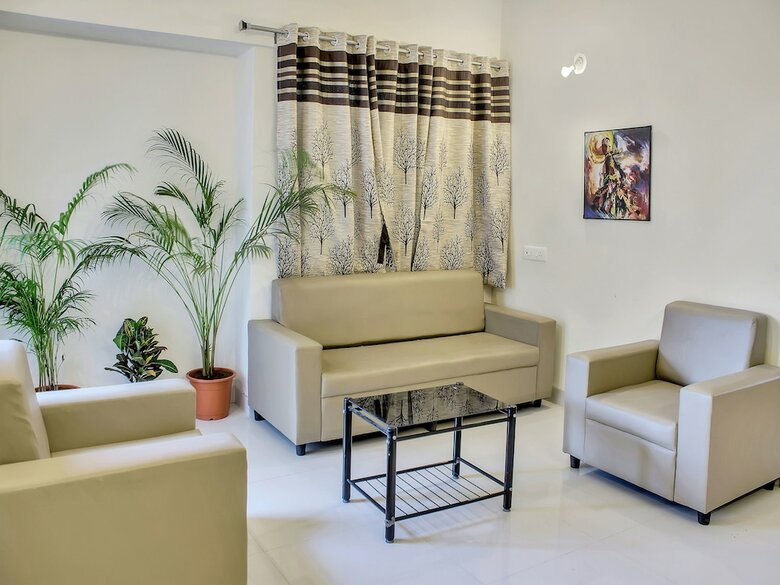 Hotel Oyo 12042 Green Olives Apartments