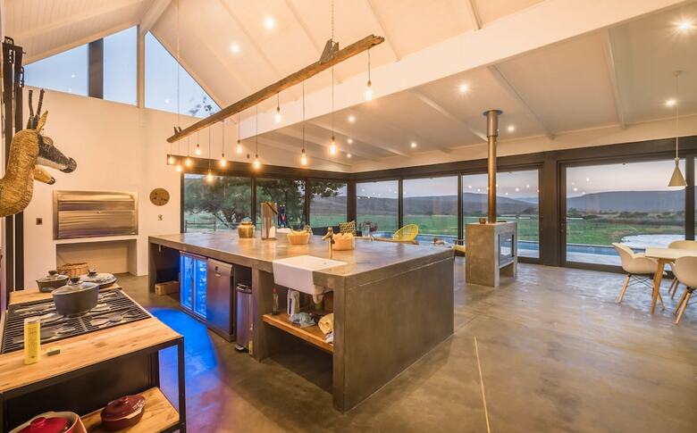 Hotel De Aap Farm Lodge & Private Nature Reserve
